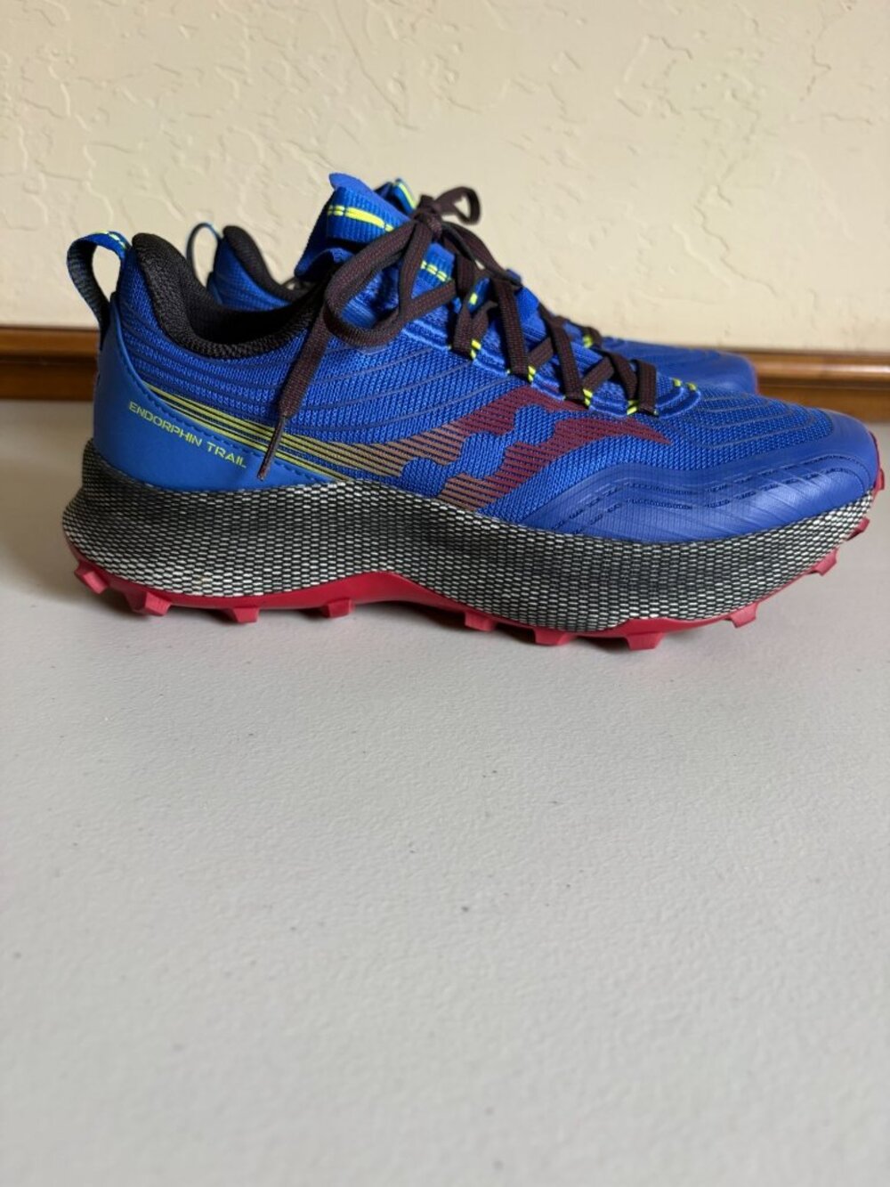 Saucony Endorphin Trail Blue Raz Spice Men's US 8 Running Athletic Shoes
